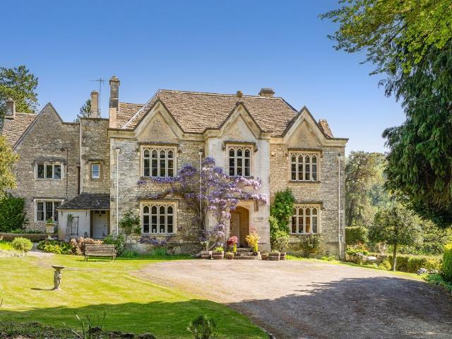 8 bedroom house for sale