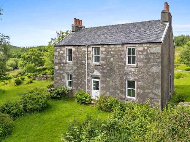 8 bedroom house for sale