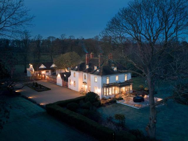 8 bedroom detached house for sale