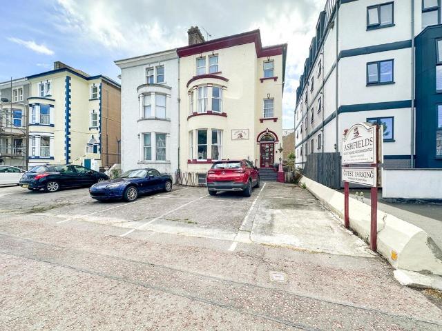 8 bedroom house for sale