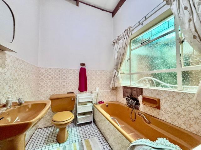 8 Bedroom House For Sale in Constantia Park