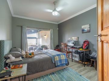 8 Bedroom House For Sale in Bothas Hill