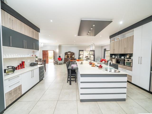 8 Bedroom House For Sale in Boksburg West
