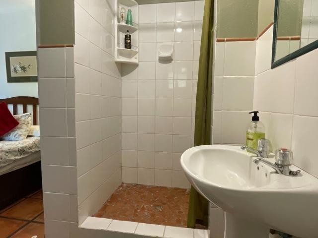 8 Bedroom House For Sale in Barrydale