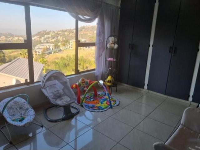 8 Bedroom House For Sale in Bassonia