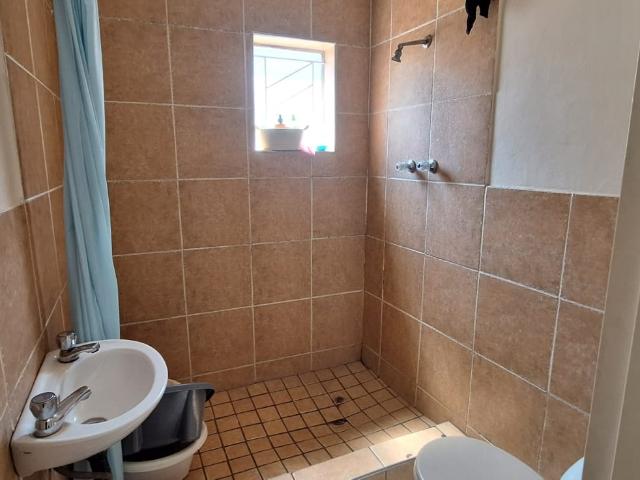 8 Bedroom House For Sale in Beaconsfield