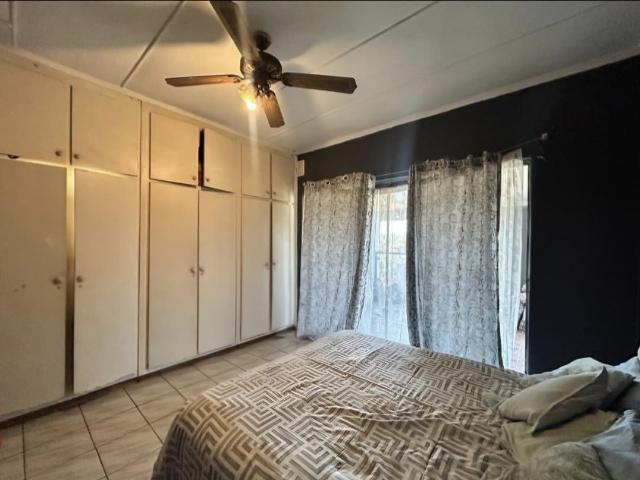 8 Bedroom House For Sale in Bellair