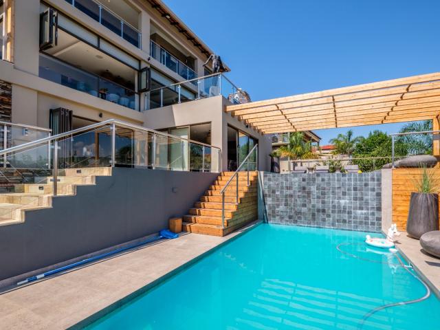 8 Bedroom House For Sale in Birdwood Estate