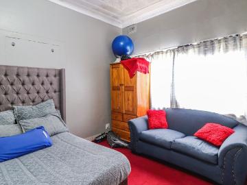 8 Bedroom House For Sale in Brixton