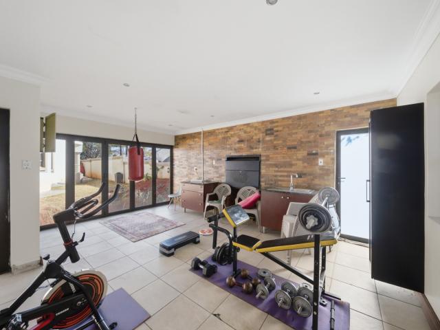 8 Bedroom House For Sale in Garsfontein