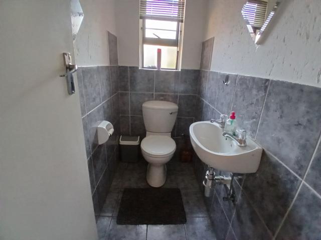 8 Bedroom House For Sale in Dalpark Ext 1