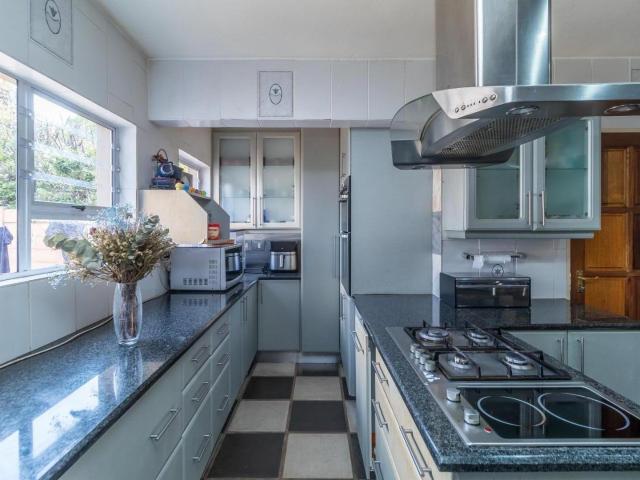 8 Bedroom House For Sale in Emmarentia