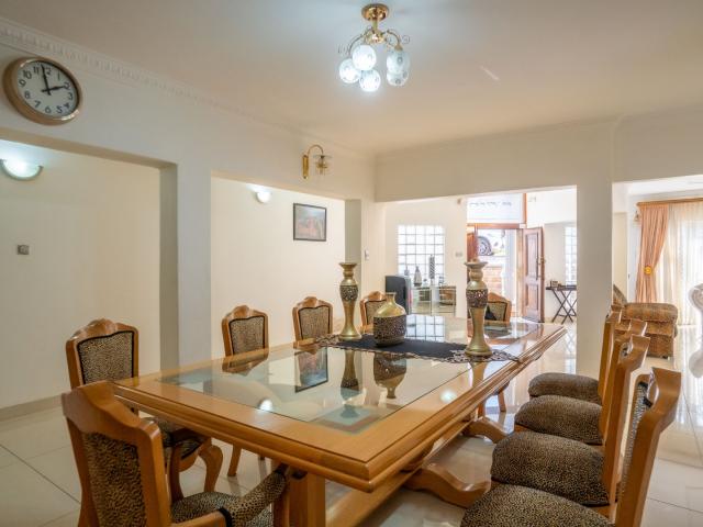 8 Bedroom House For Sale in Overport