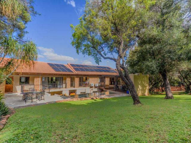 8 Bedroom House For Sale in Melodie