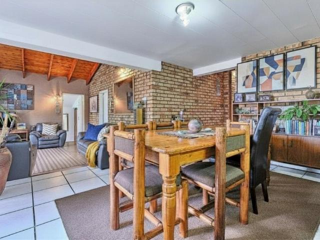 8 Bedroom House For Sale in Northcliff