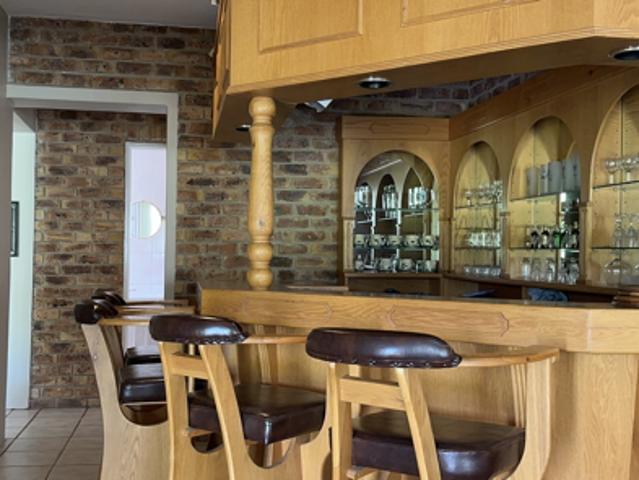 8 Bedroom House For Sale in Randjesfontein AH