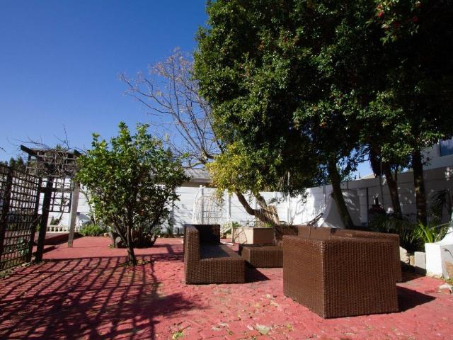 8 Bedroom House For Sale in Table View