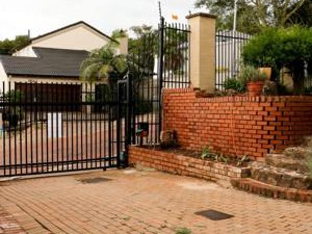 8 Bedroom House in Arcadia