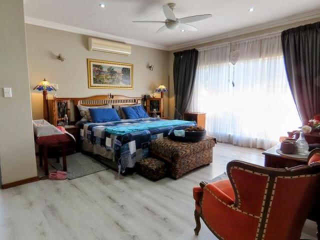 8 Bedroom House in Grimbeek Park