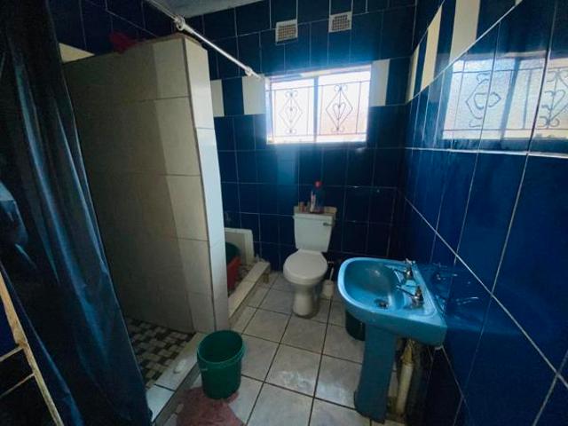 8 Bedroom House in Kamagugu