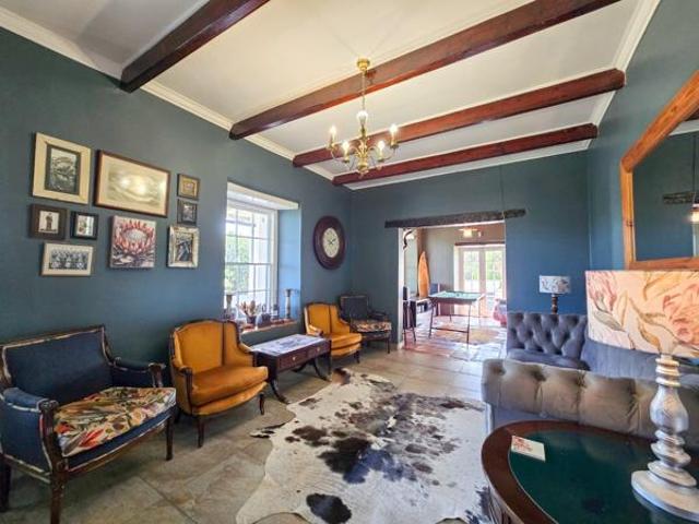 8 Bedroom House in Stilbaai Oos