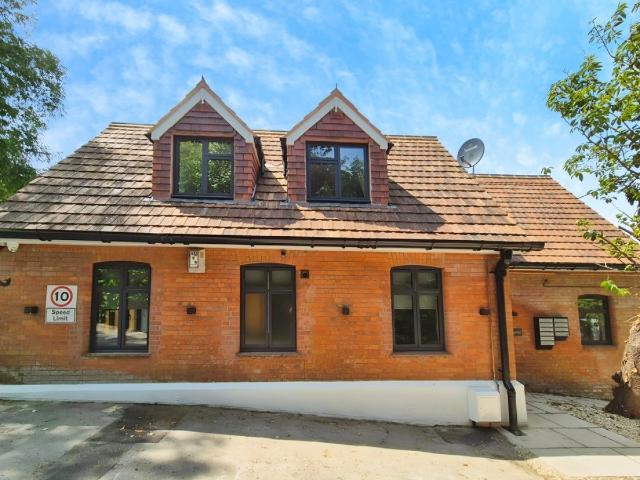 8 bedroom House of Multiple Occupation To Rent