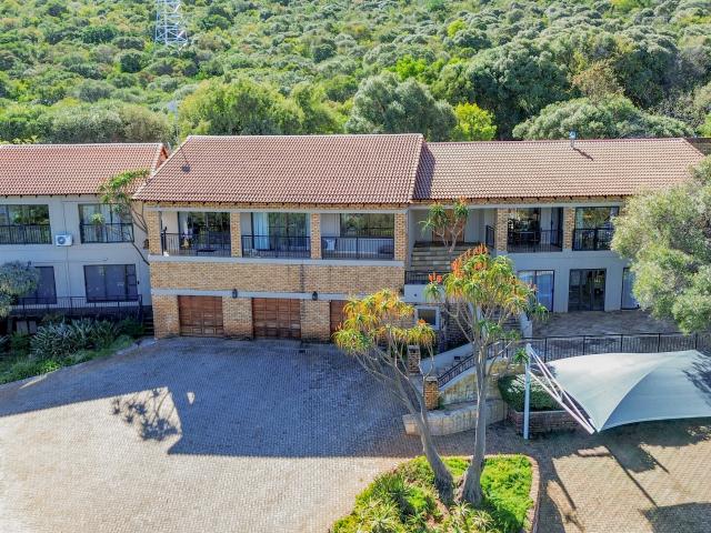 8 Bedroom House To Let in Melodie