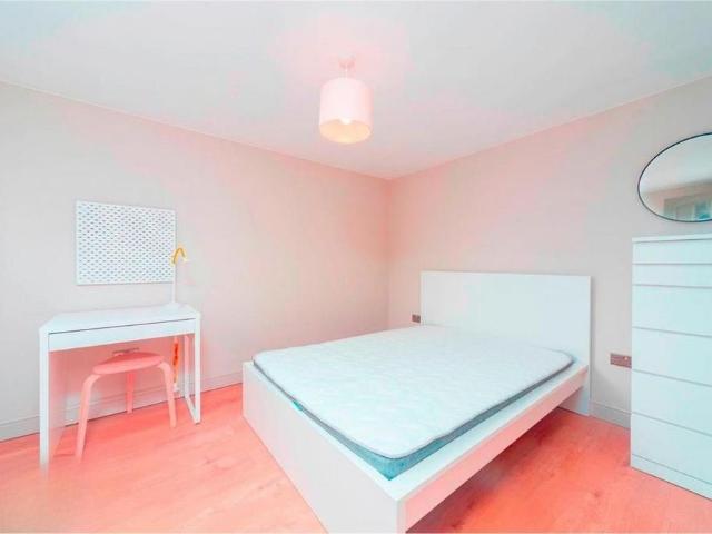 8 bedroom house to rent