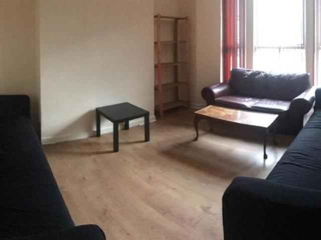 8 bedroom house to rent