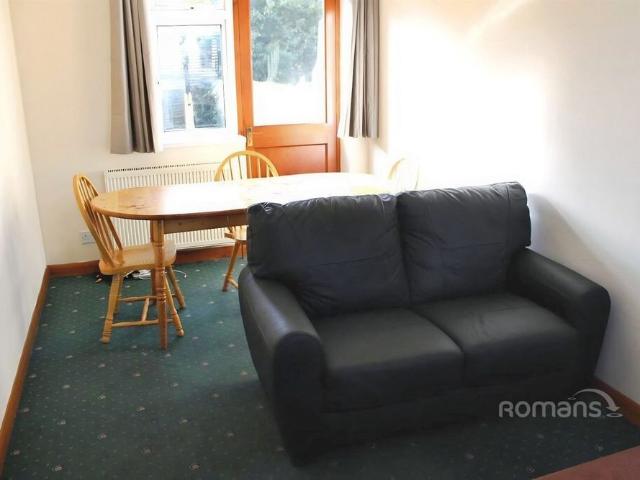 8 bedroom house to rent