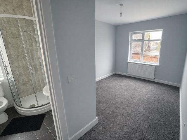 8 bedroom house to rent
