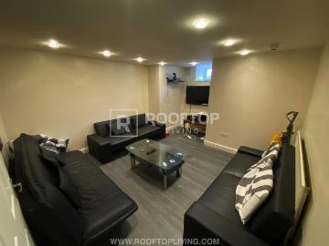 8 bedroom house to rent