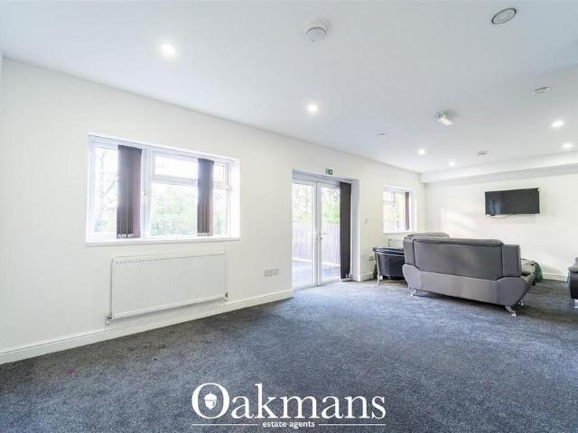 8 bedroom house to rent