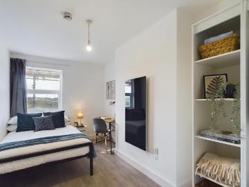 8 bedroom house to rent