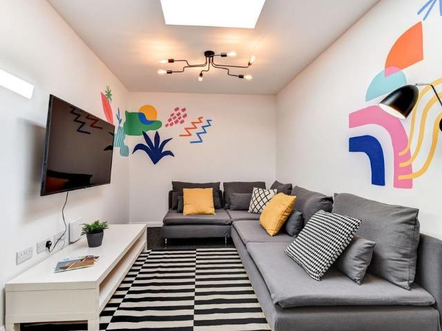 8 bedroom house to rent
