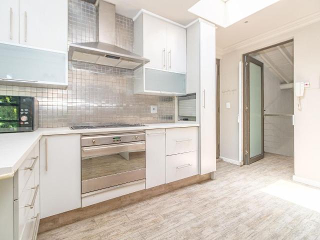8 Bedroom house to rent in Hurlingham Gardens, Sandton