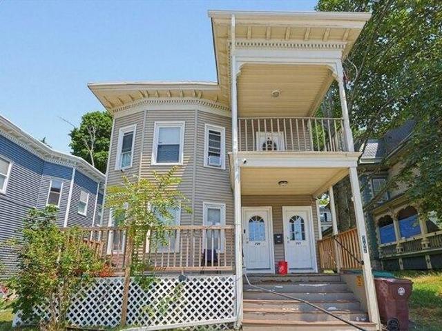 8 bedroom, Lowell MA 01850 105340574
