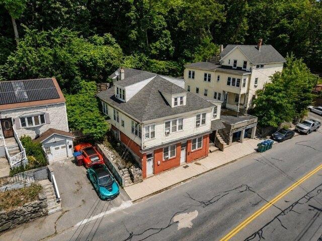 8 bedroom, Lowell MA 01852 105367047