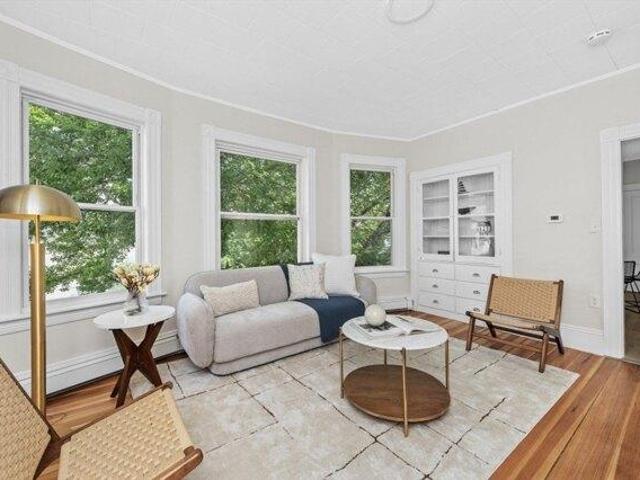 8 bedroom, Lawrence MA 01843 105416812