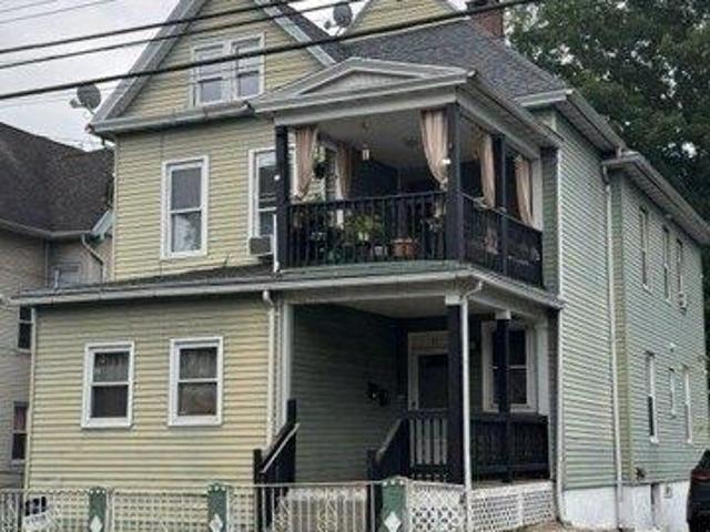 8 bedroom, Meriden CT 06451 104512618