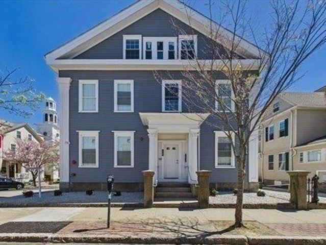 8 bedroom, New Bedford MA 02740 104848694