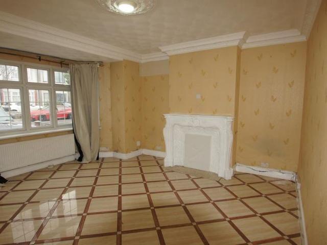 8 bedroom semi detached house to rent