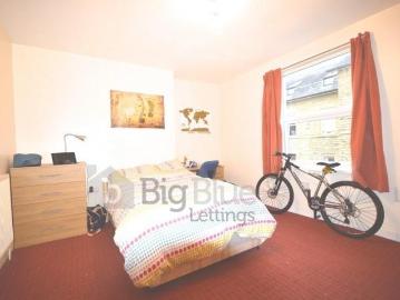 8 bedroom semi detached house to rent