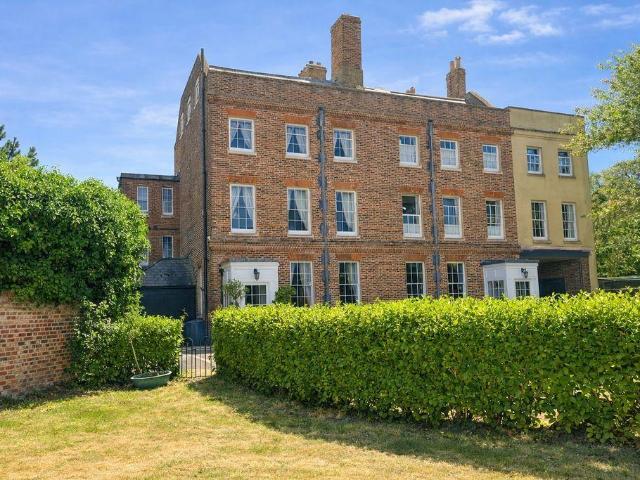 8 bedroom semi detached house for sale