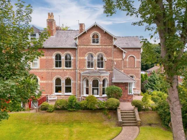 8 bedroom semi detached house for sale