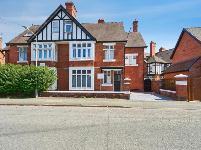 8 bedroom semi detached house for sale