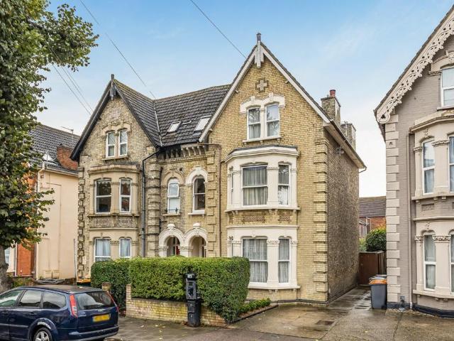 8 bedroom semi detached house for sale