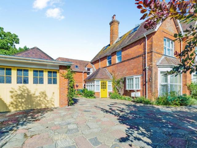 8 bedroom semi detached house for sale