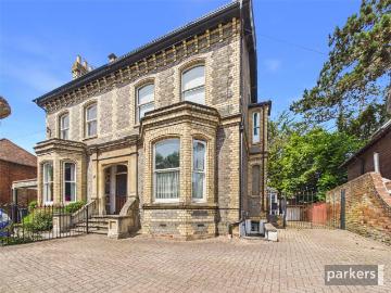 8 bedroom semi detached house for sale
