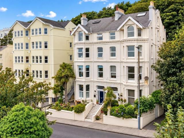 8 bedroom semi detached house for sale